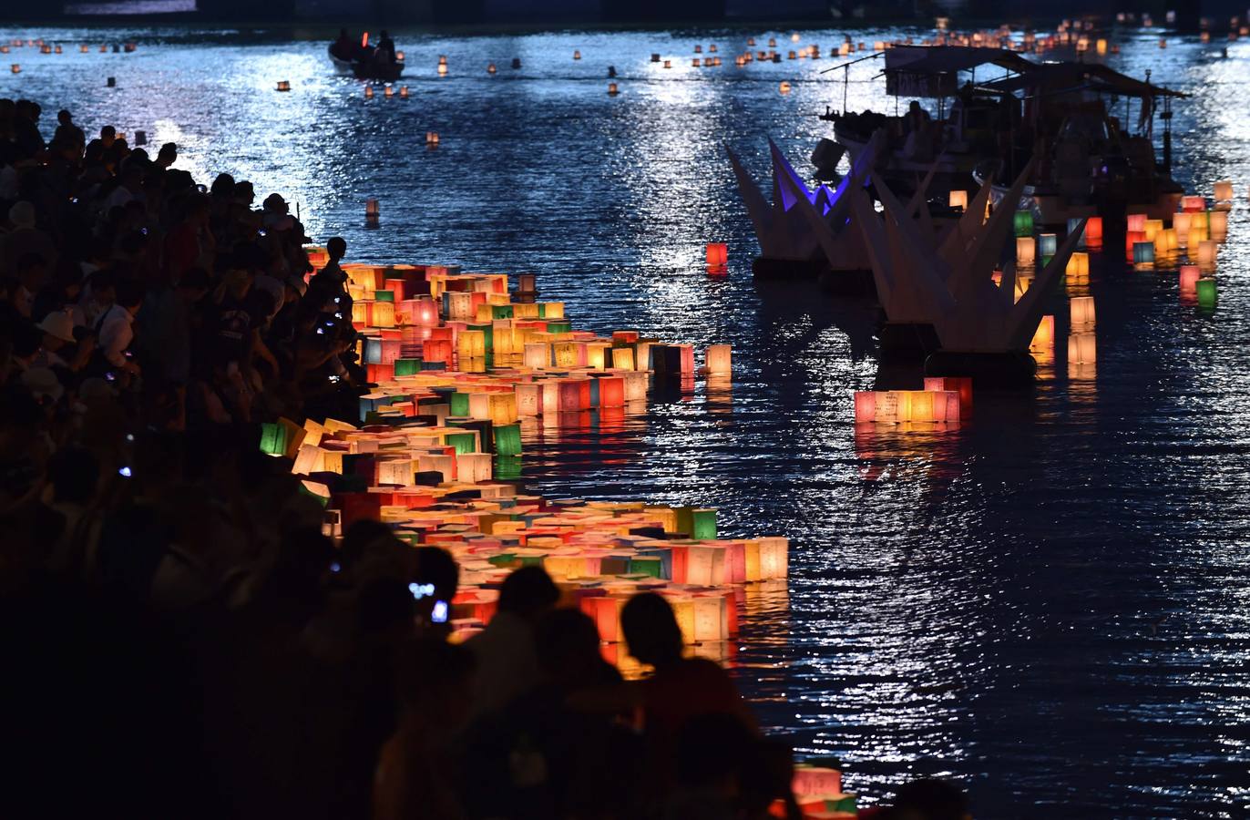 Los japoneses reviven el horror de Hiroshima