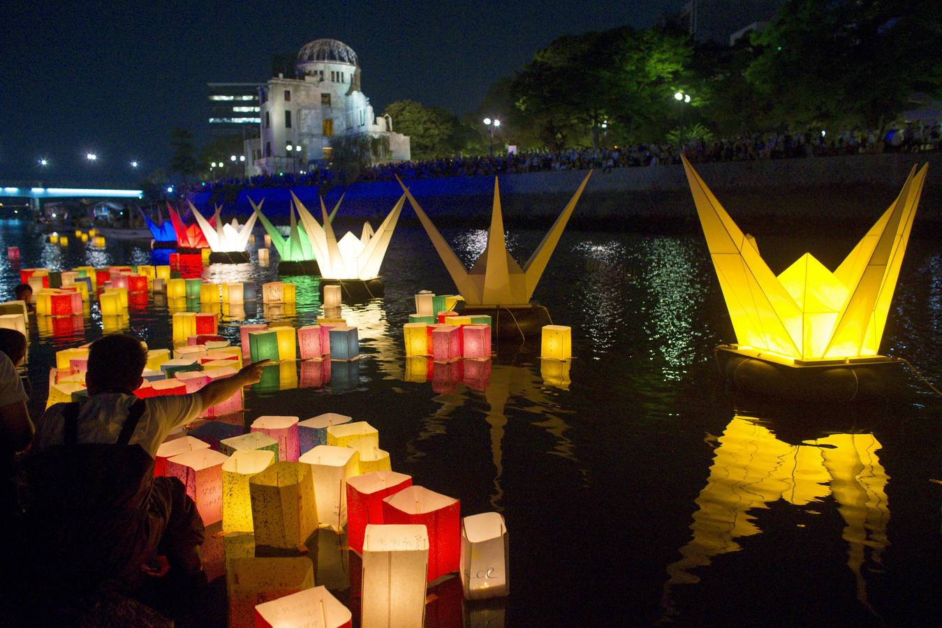Los japoneses reviven el horror de Hiroshima