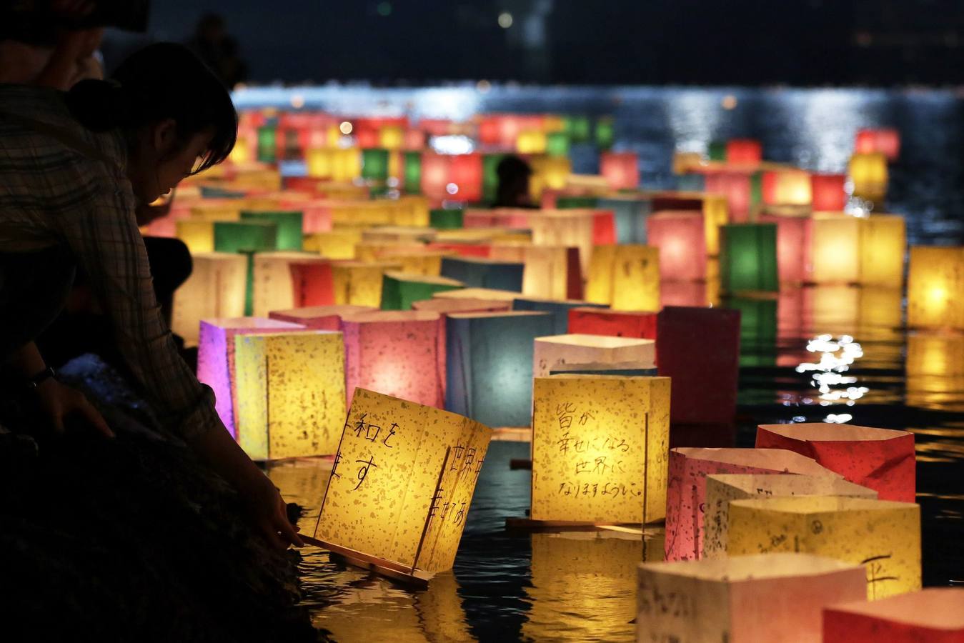 Los japoneses reviven el horror de Hiroshima