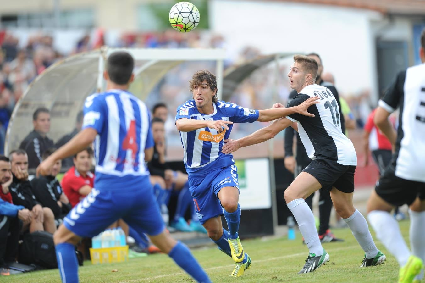 El Alavés termina la pretemporada con una nueva derrota