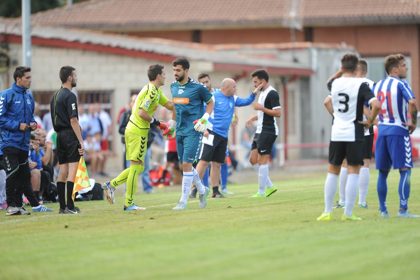 El Alavés termina la pretemporada con una nueva derrota