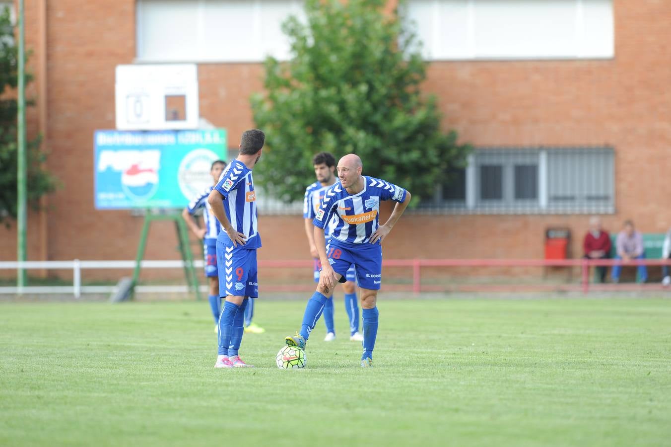 El Alavés termina la pretemporada con una nueva derrota