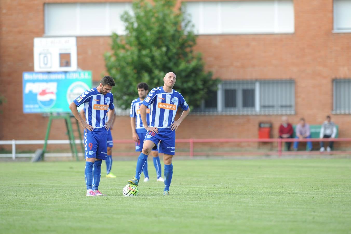 El Alavés termina la pretemporada con una nueva derrota