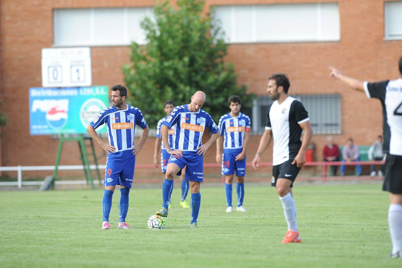 El Alavés termina la pretemporada con una nueva derrota