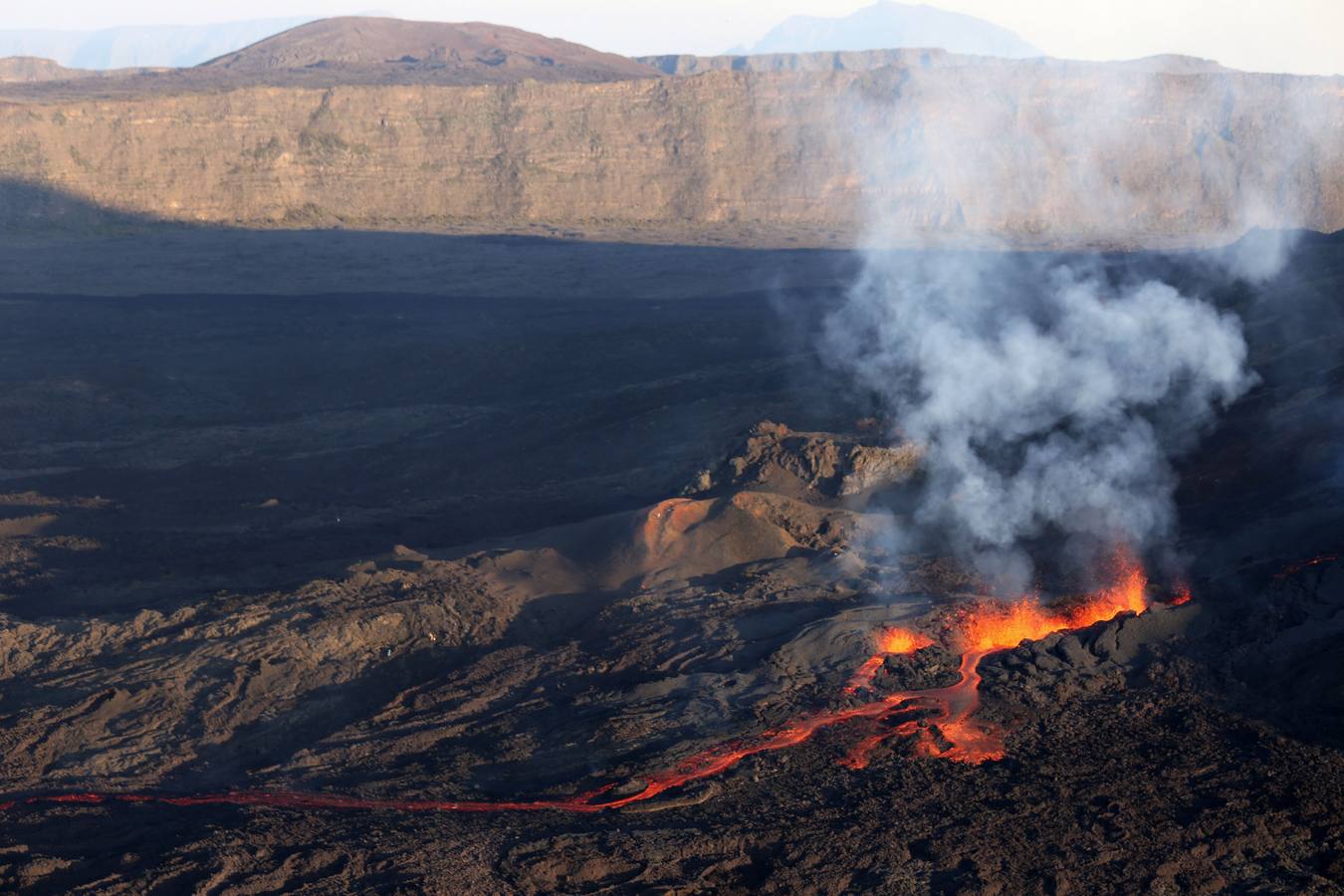 Entra en erupción el volcán Piton de la Fournaise