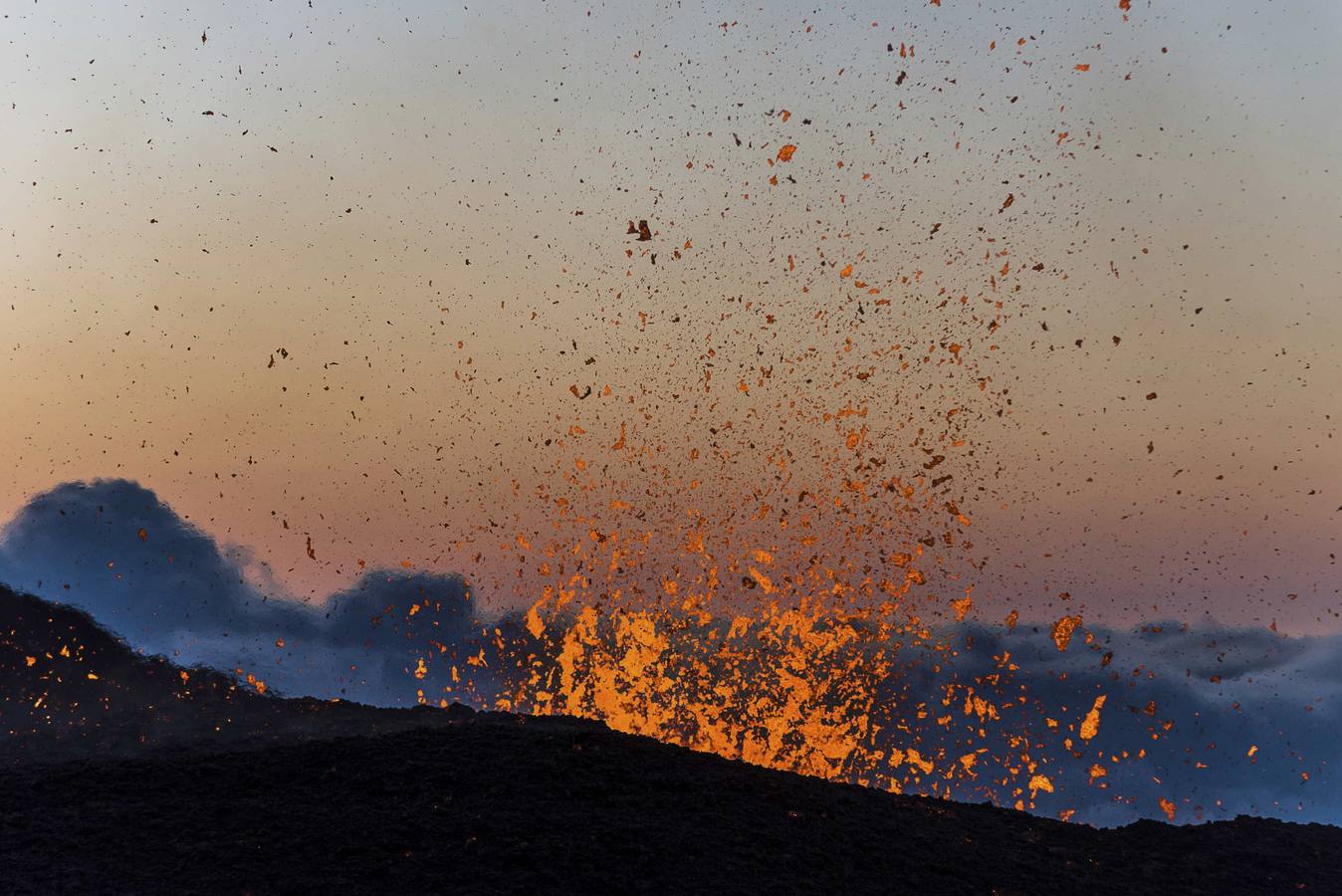 Entra en erupción el volcán Piton de la Fournaise