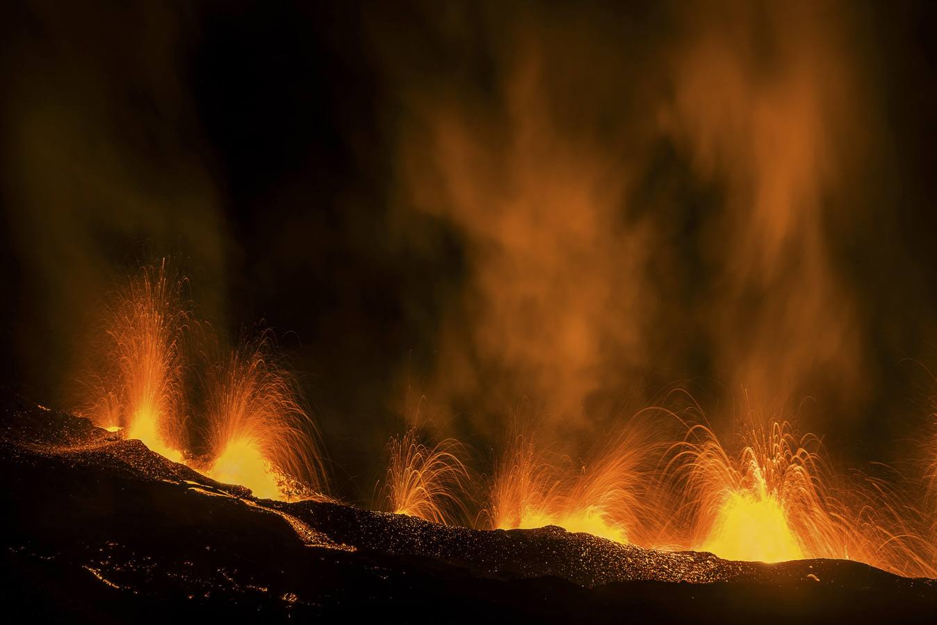 Entra en erupción el volcán Piton de la Fournaise