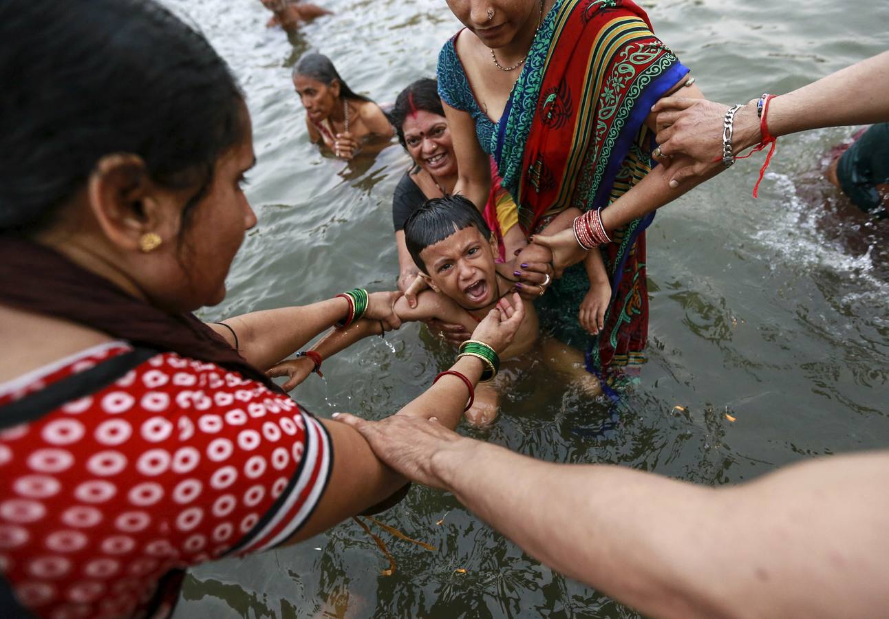 Multitudinaria festividad hindú de Kumbh Mela en la India