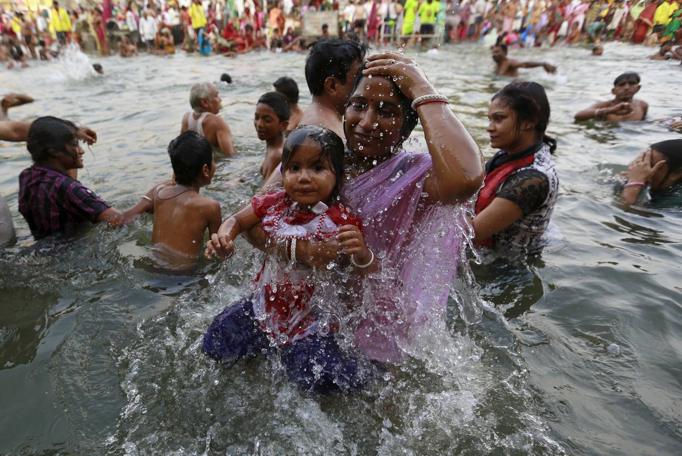 Multitudinaria festividad hindú de Kumbh Mela en la India