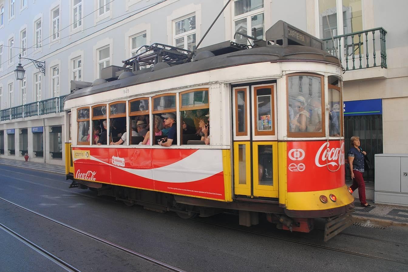 Los tranvías llevan en funcionamiento en Lisboa desde 1947.