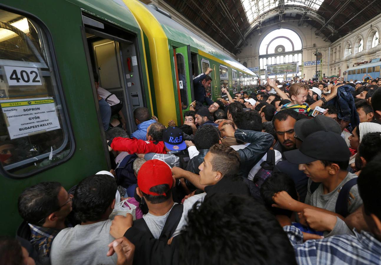 Caos en Budapest tras permitirse la entrada de inmigrantes