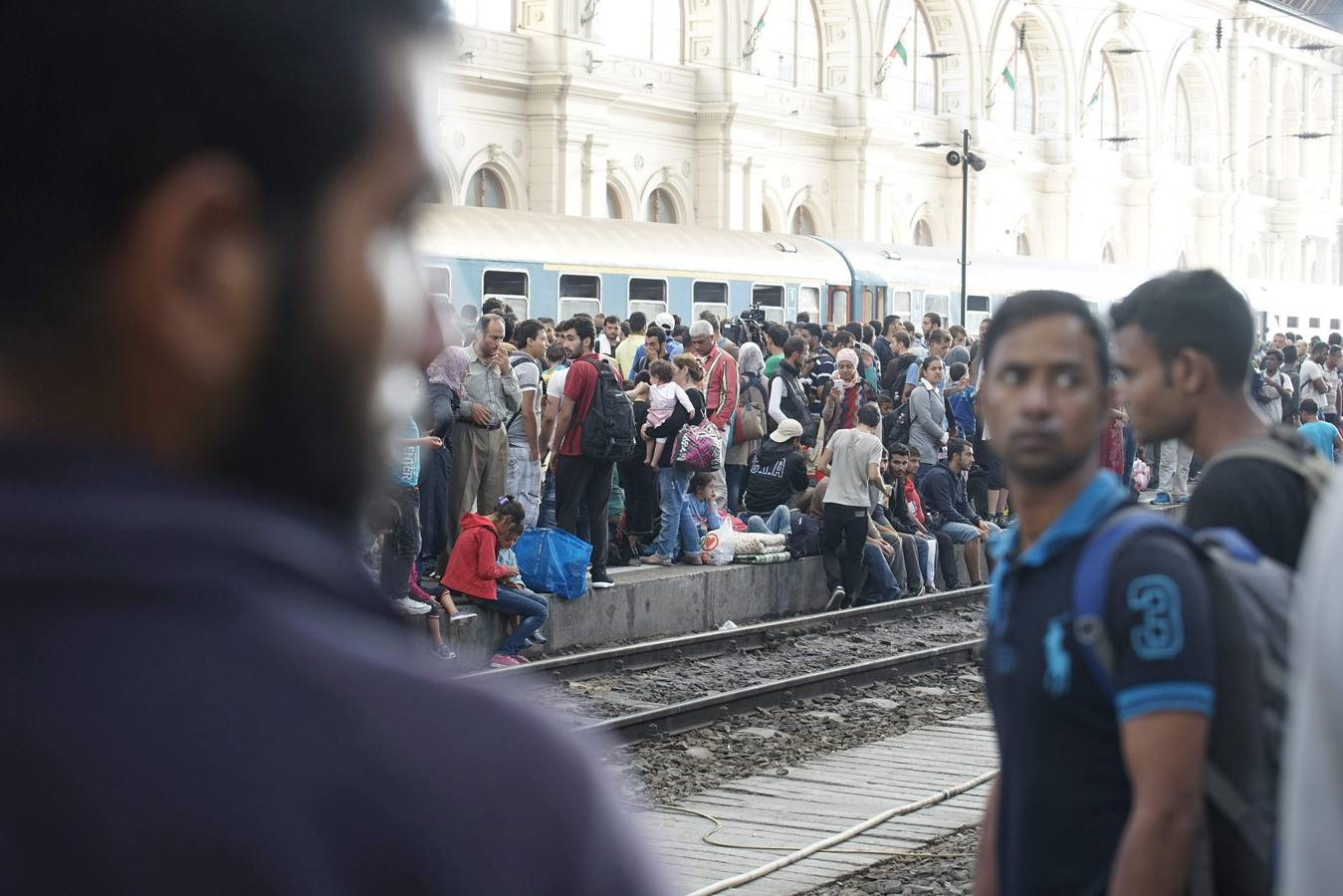 Caos en Budapest tras permitirse la entrada de inmigrantes