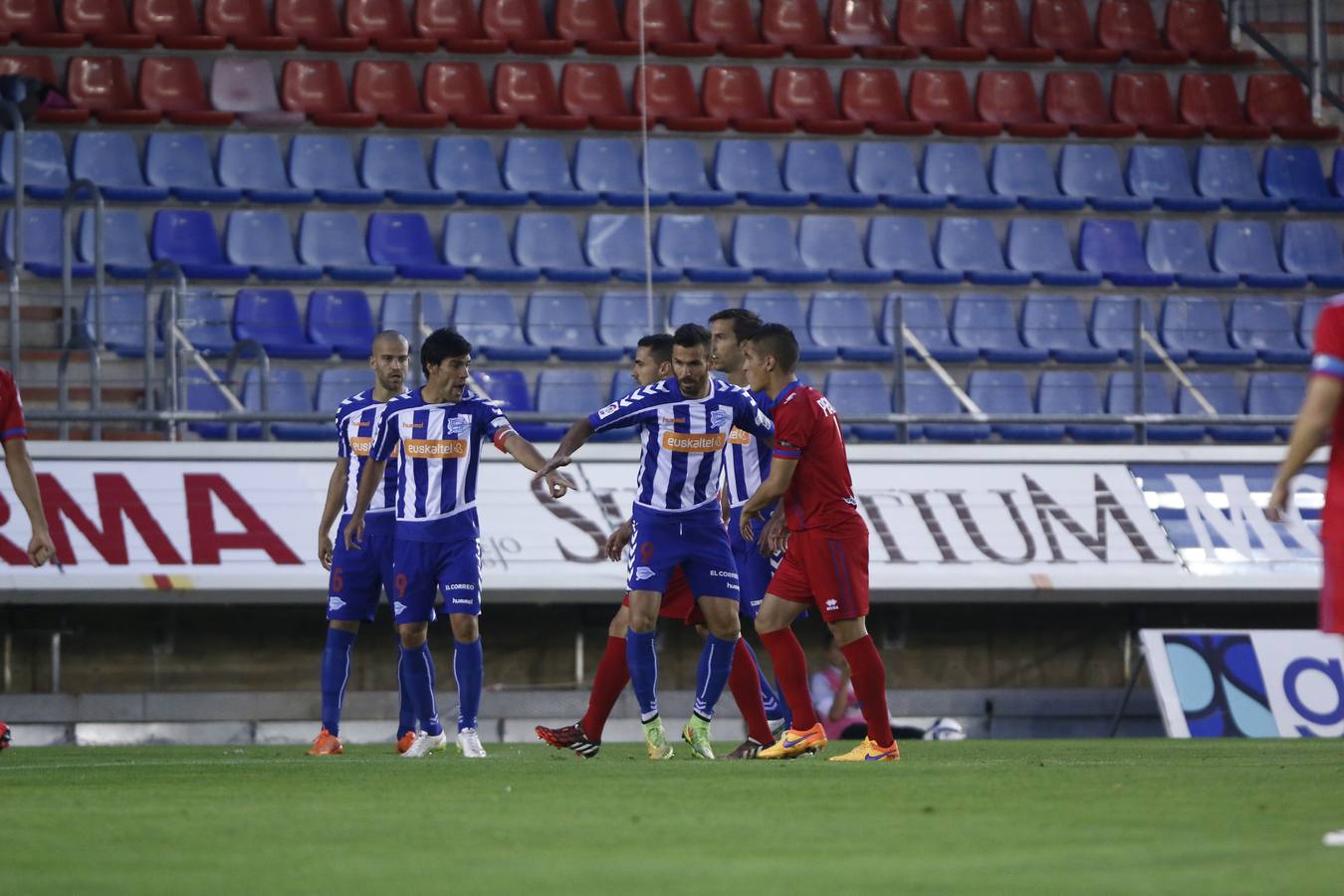 Partido de Copa entre el Numancia y el Alavés