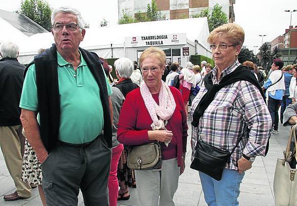 Guillermo Torrontegui, Itziar Guerediaga y Maite Torrontegui.