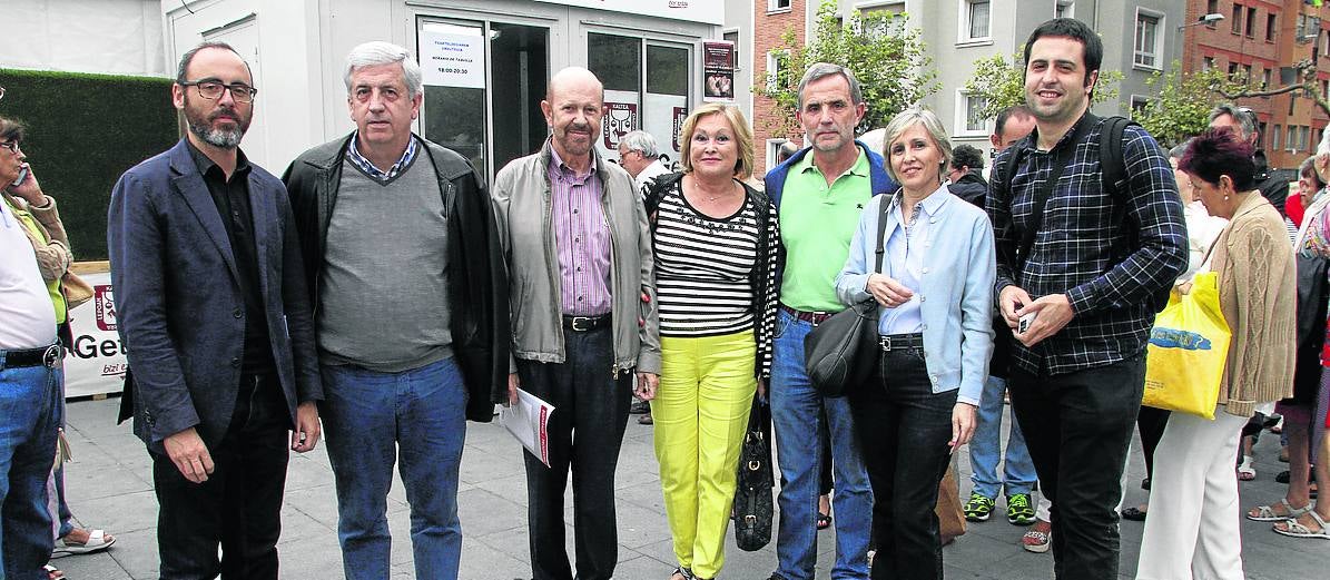 Borja Pujol, Karmelo Sainz de la Maza, José Ignacio Sarría, Pilar Bilbao, Alex Acha, Elena Bilbao y Xabier Sainz de la Maza.