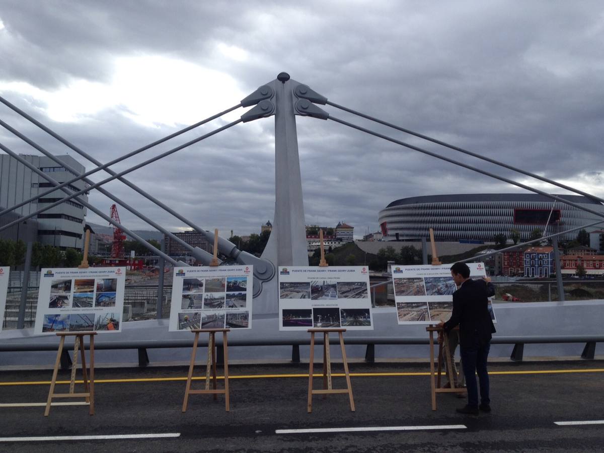 La inauguración del puente de Frank Gehry en imágenes