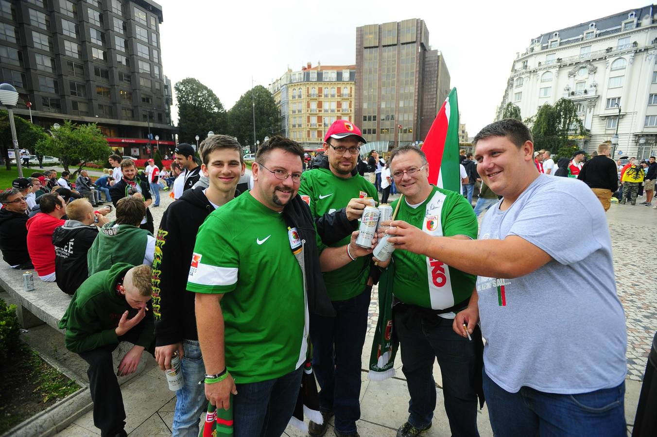 La Ertzaintza escolta a los aficionados del Augsburgo