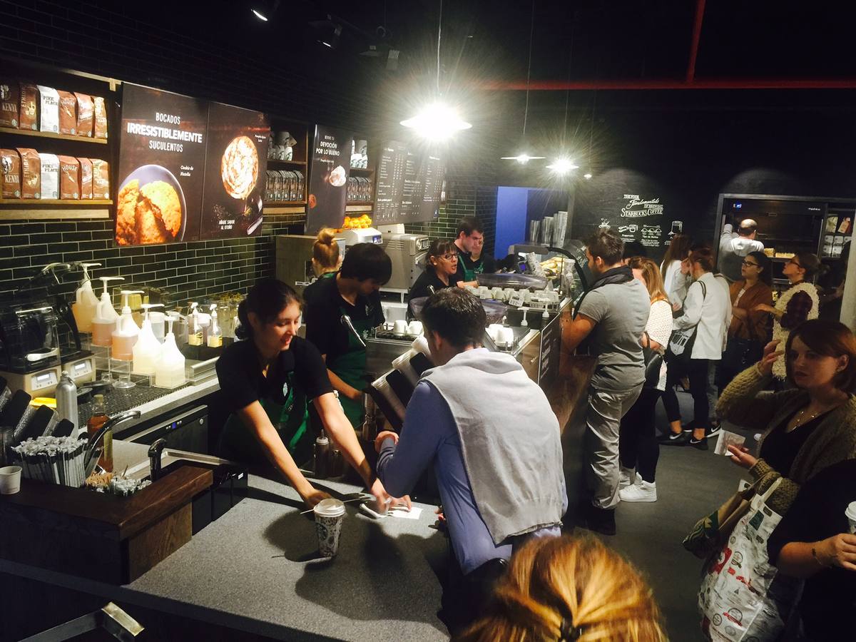 Starbucks ya echa humo en la Gran Vía de Bilbao