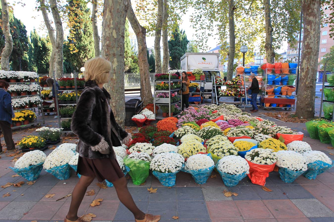 Los cementerios alaveses se llenan de flores y recuerdos