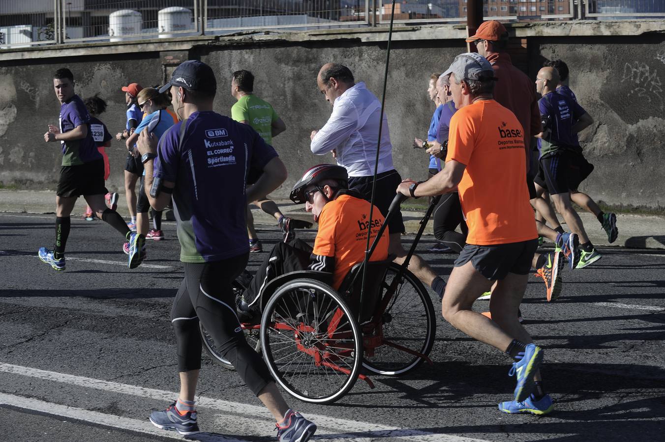 Desde Santurtzi a Bilbao con objetivos solidarios