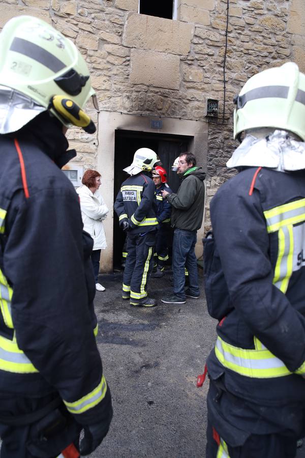 Fallece un hombre en un incendio en una casa en Tuesta