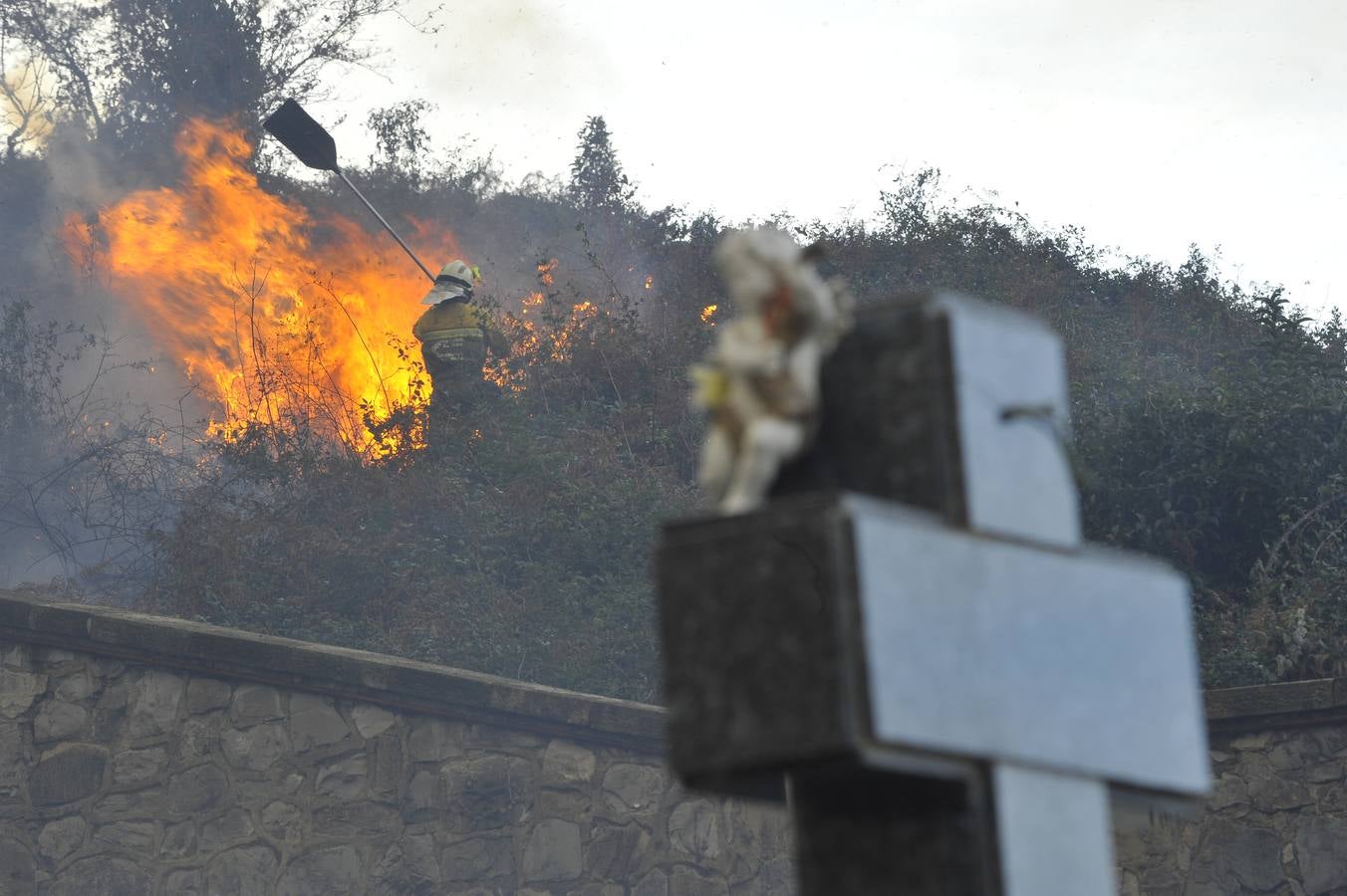 La lucha contra el fuego en Berango