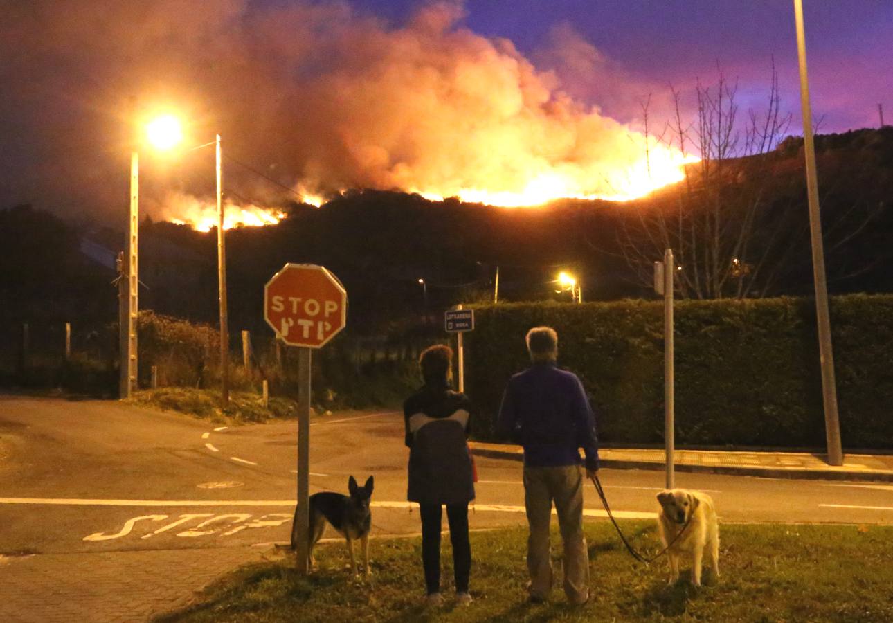 La lucha contra el fuego en Berango