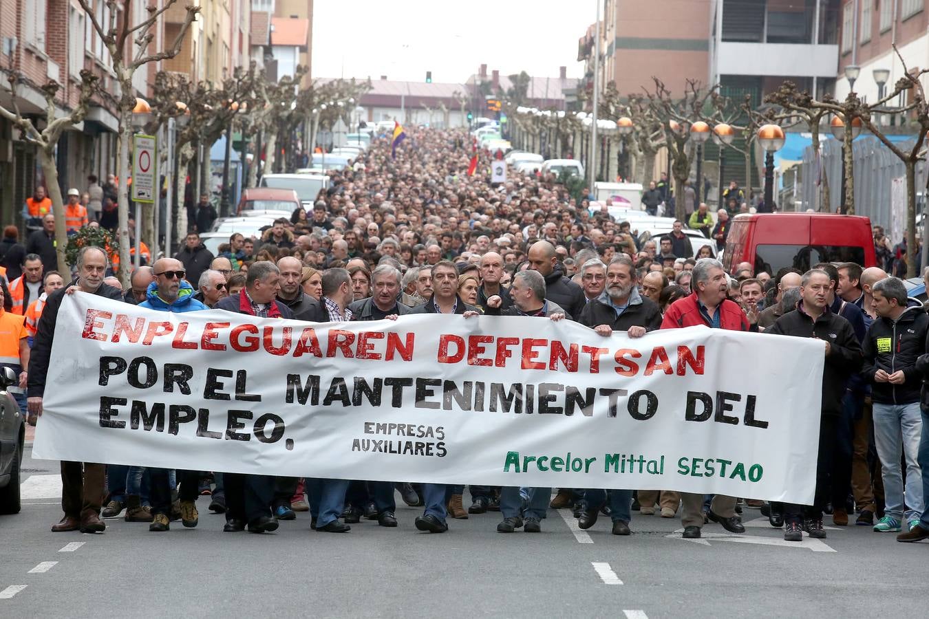 Trabajadores de la ACB de Sestao protestan por la &quot;parada temporal indefinida&quot;