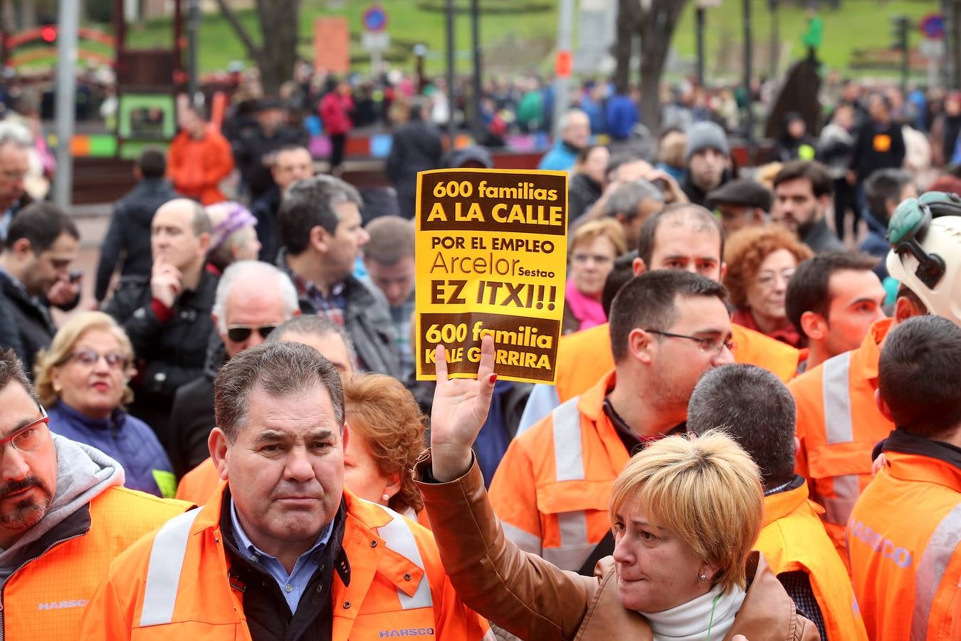 Trabajadores de la ACB de Sestao protestan por la &quot;parada temporal indefinida&quot;