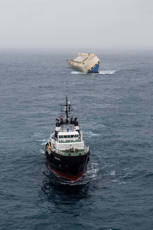 Así se está remolcando el carguero &#039;Modern Express&#039; hasta Bilbao