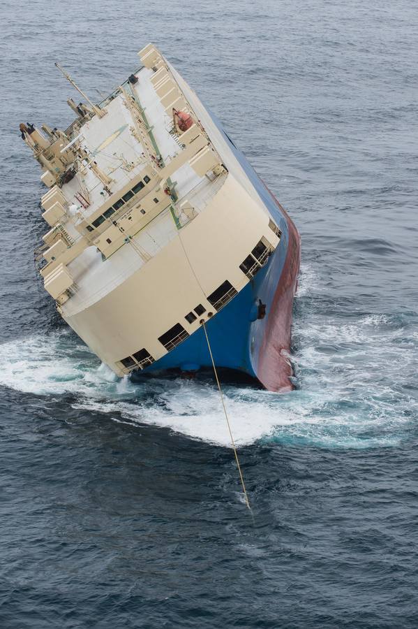 Así se está remolcando el carguero &#039;Modern Express&#039; hasta Bilbao