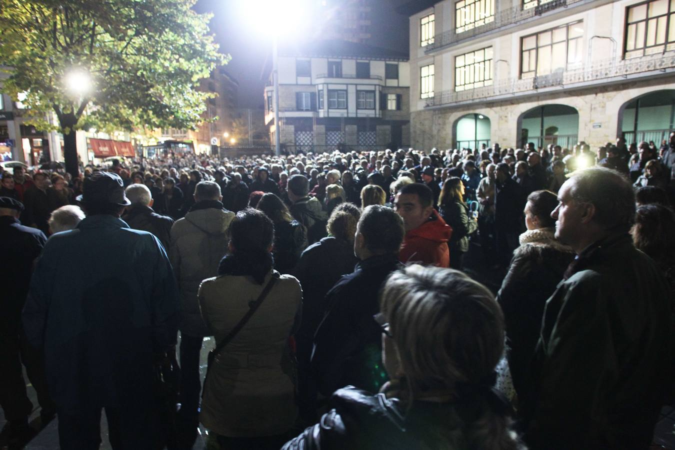 Primera concentración en Galdakao cuando Hodei lleva un mes desaparecido.