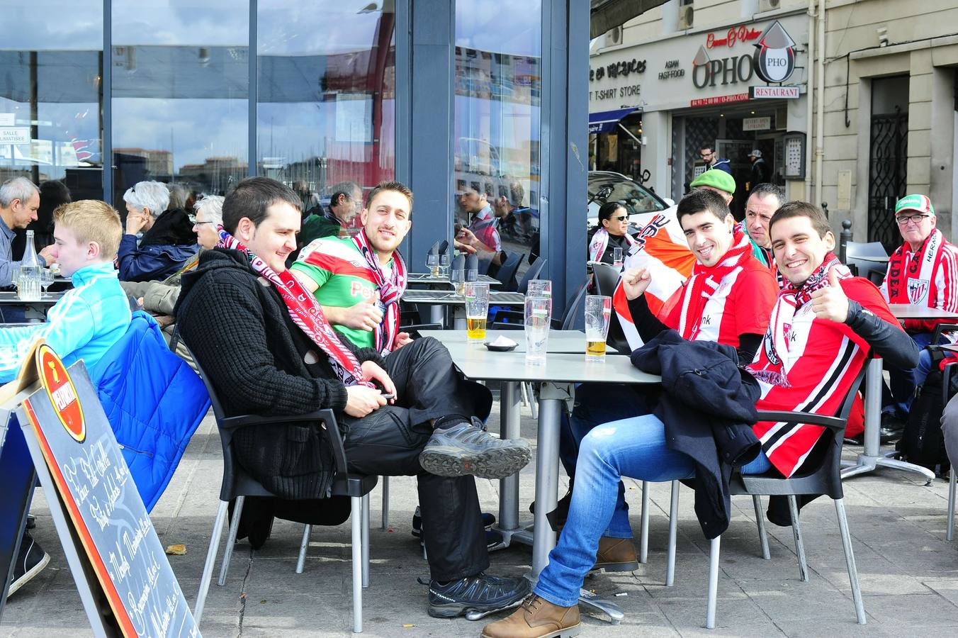 Los hinchas del Athletic toman el Puerto Viejo de Marsella