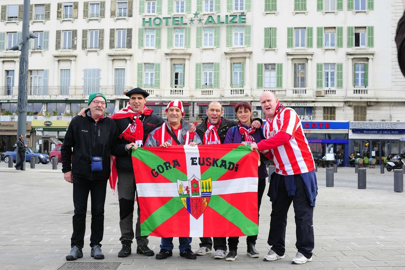 Los hinchas del Athletic toman el Puerto Viejo de Marsella