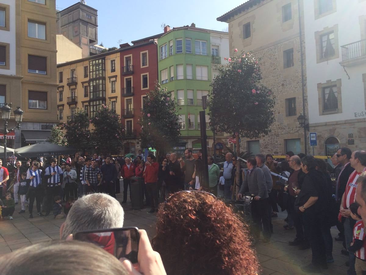 Buen ambiente en las calles de Bilbao antes del berdi