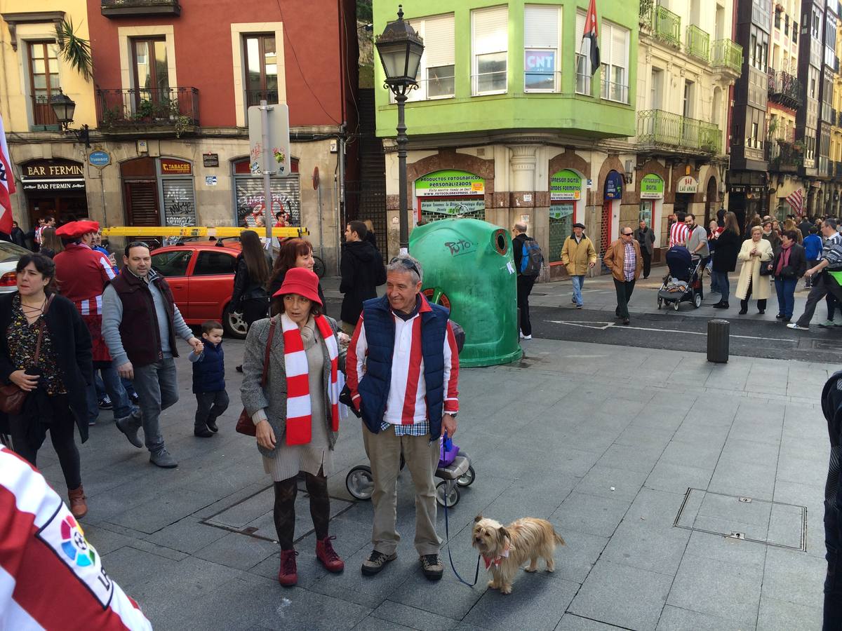 Buen ambiente en las calles de Bilbao antes del berdi