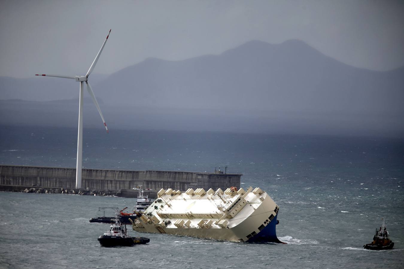 Así ha sido el recorrido del &#039;Modern Express&#039; hasta quedar &#039;enderezado&#039; en el Puerto de Bilbao