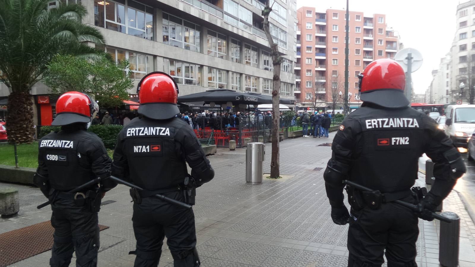 Cinco detenidos en la batalla campal entre los hinchas del Marsella y el Athletic