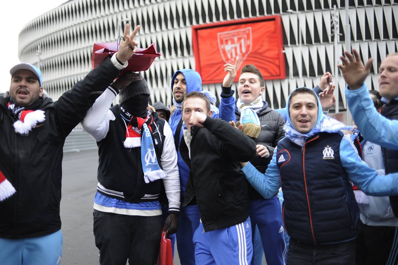 Cinco detenidos en la batalla campal entre los hinchas del Marsella y el Athletic