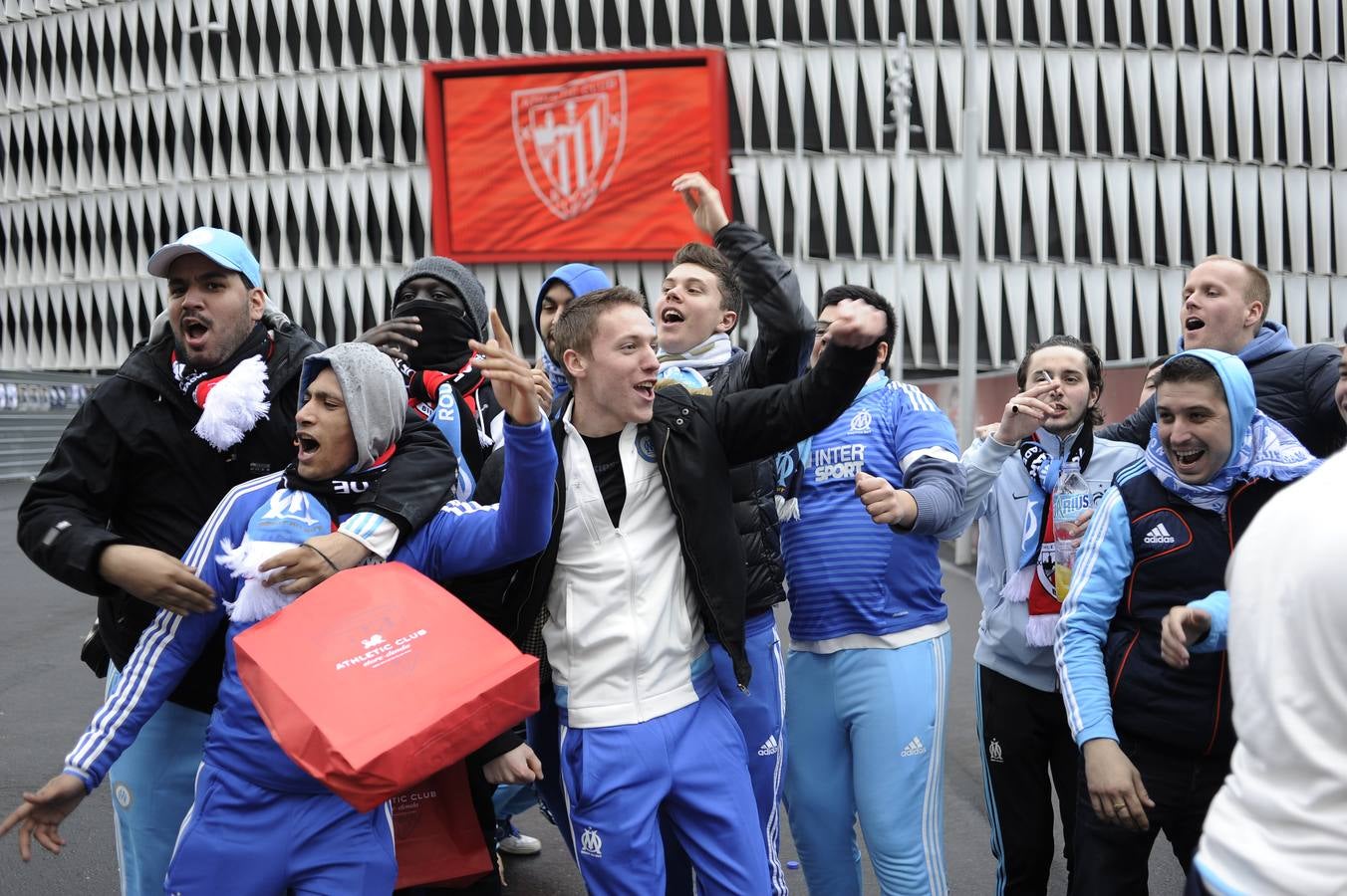 Cinco detenidos en la batalla campal entre los hinchas del Marsella y el Athletic