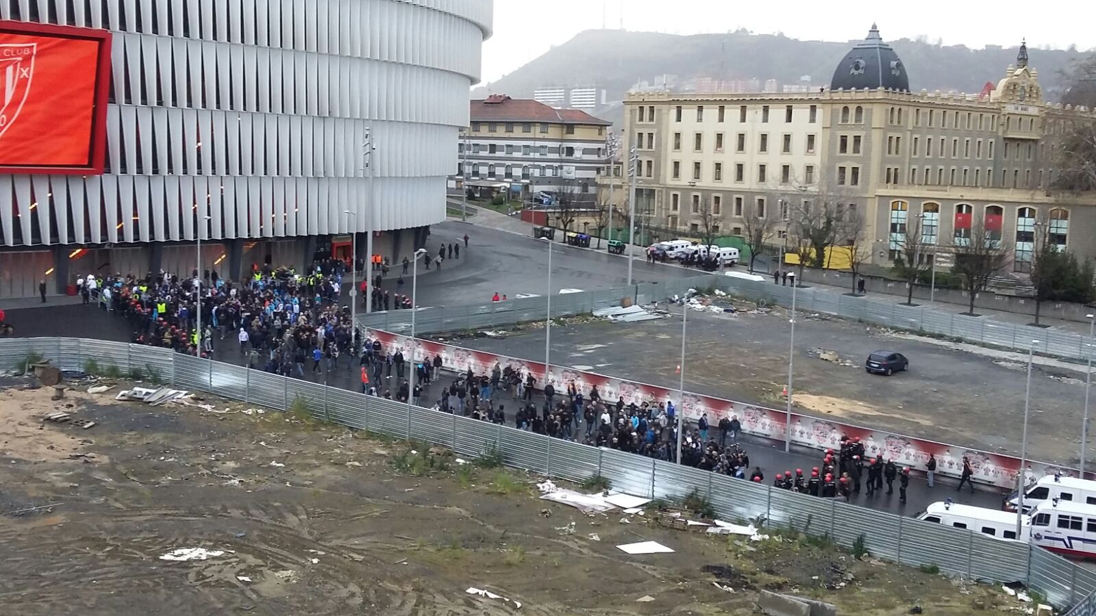 Cinco detenidos en la batalla campal entre los hinchas del Marsella y el Athletic