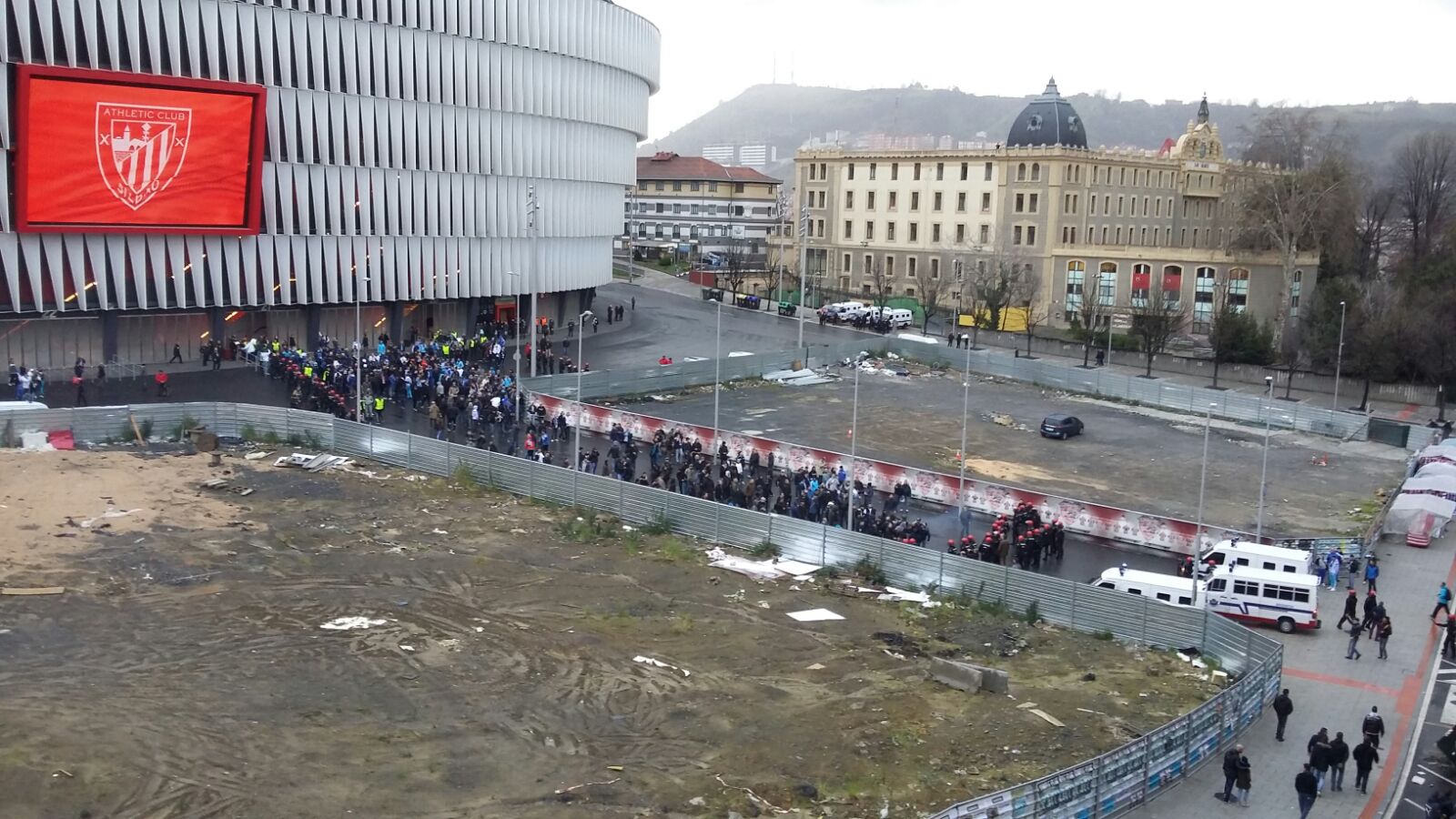 Cinco detenidos en la batalla campal entre los hinchas del Marsella y el Athletic