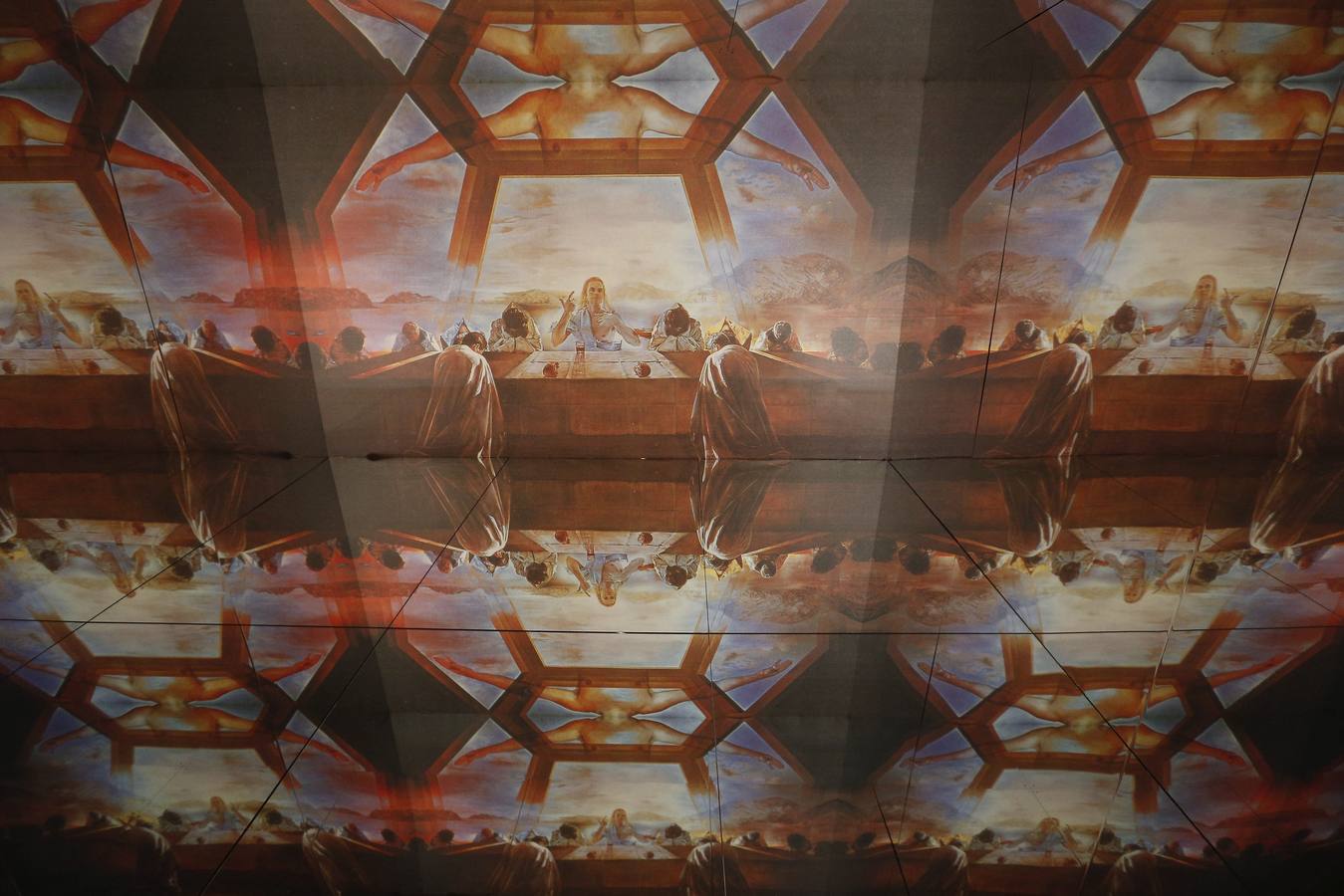 Salvador Dalí se muda a Lieja, Bélgica