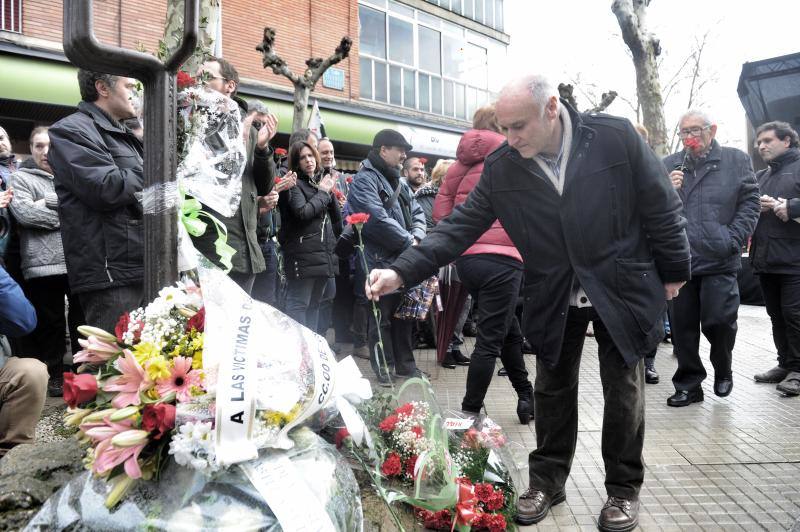 Homenaje a las víctimas del Tres de Marzo en Zaramaga