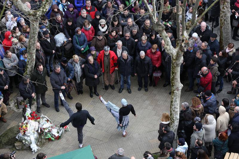 Homenaje a las víctimas del Tres de Marzo en Zaramaga