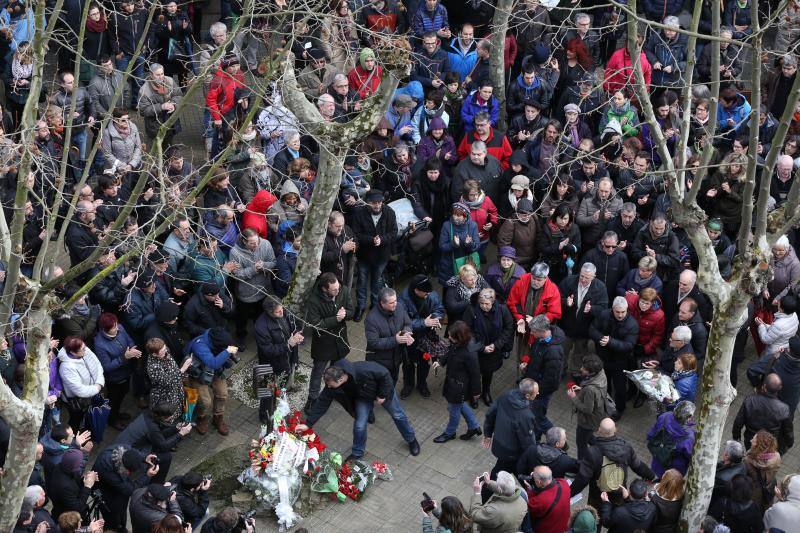 Homenaje a las víctimas del Tres de Marzo en Zaramaga