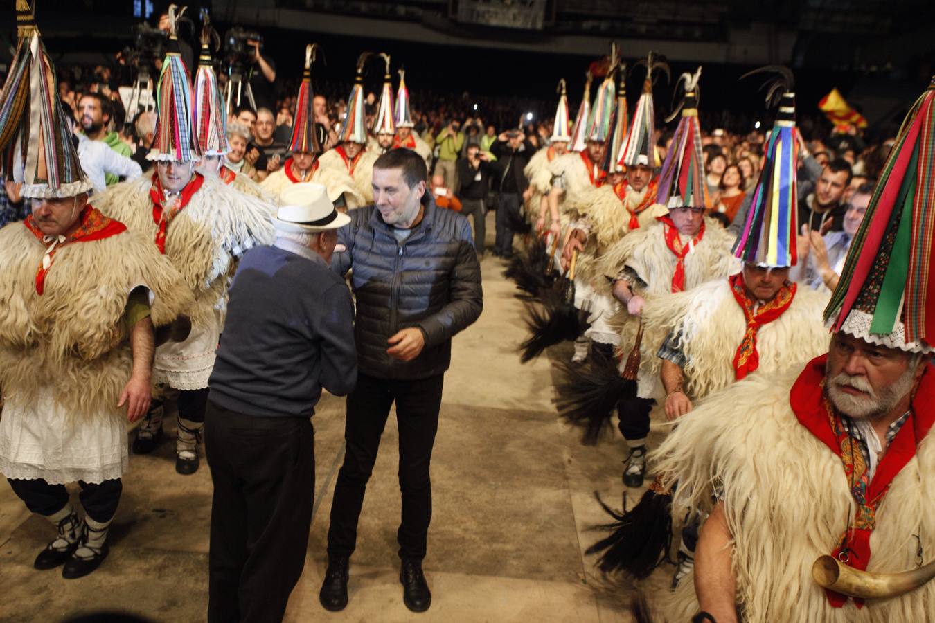 Recibimiento a Otegi en el velódromo de Anoeta