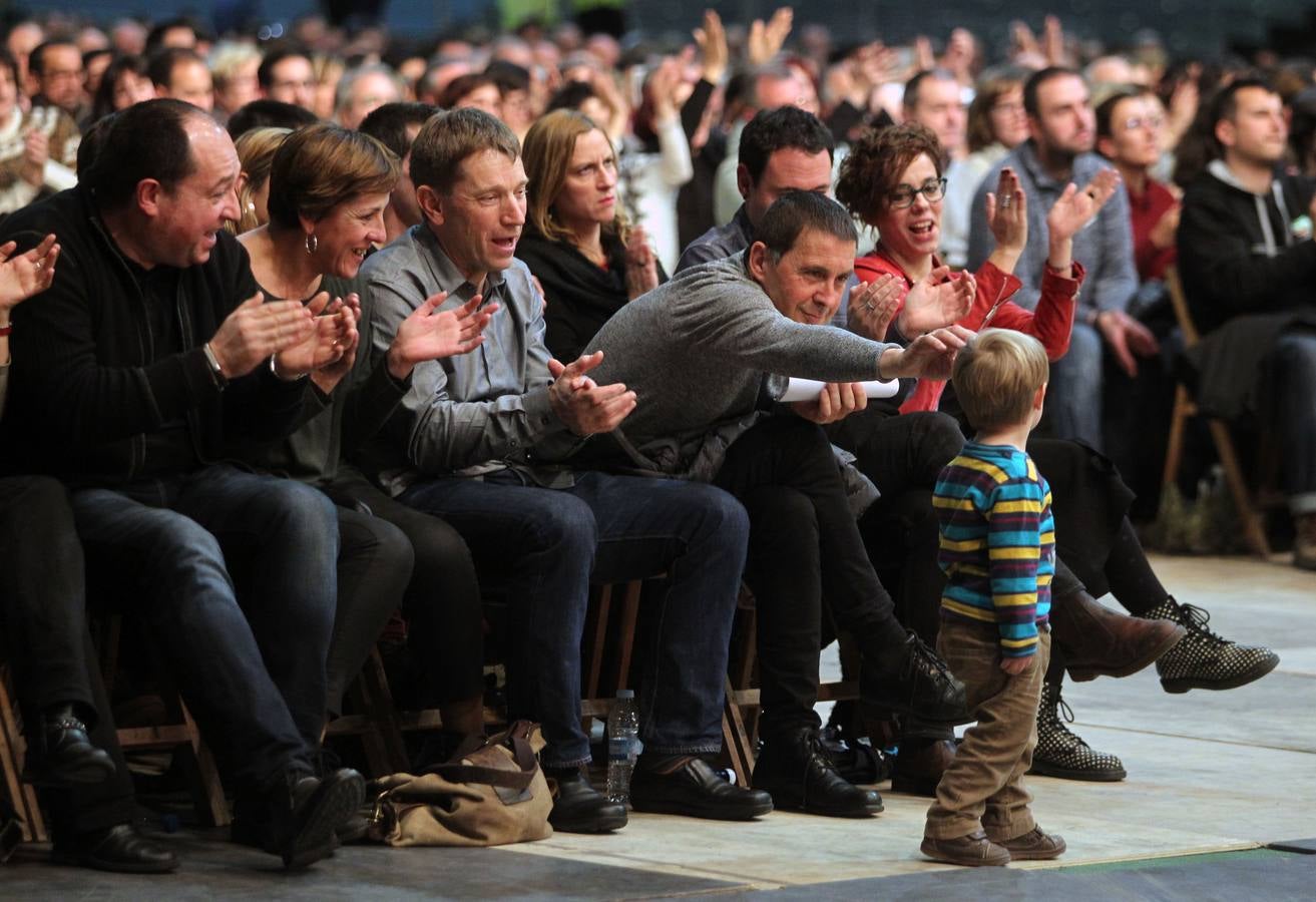 Recibimiento a Otegi en el velódromo de Anoeta