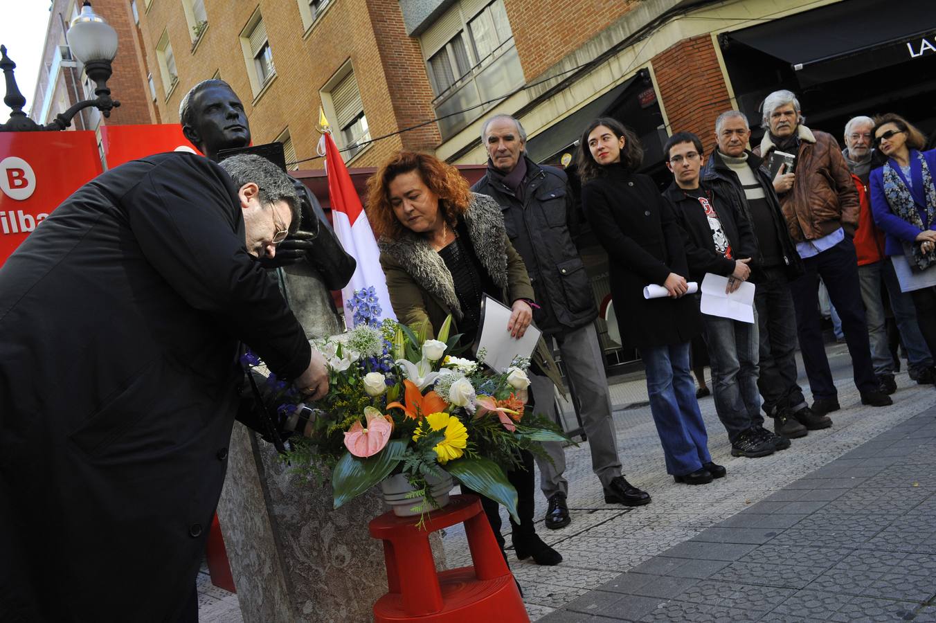 Los versos de Blas de Otero resuenan en Bilbao en el centenario del poeta