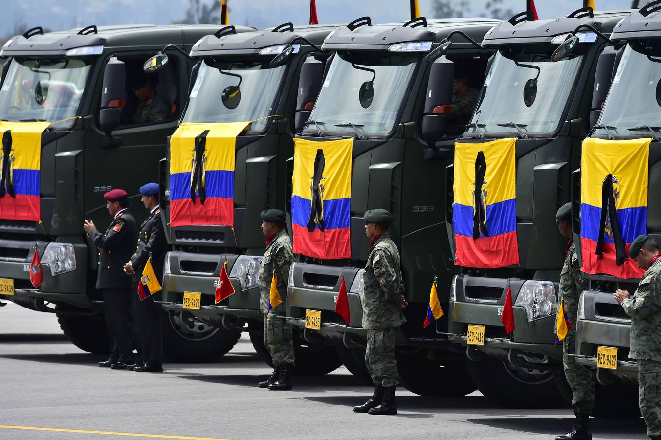 Ecuador despide con honores a los 22 militares fallecidos en un accidente aéreo